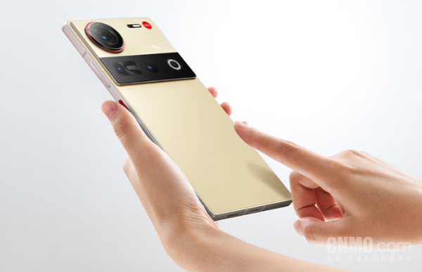 努比亚Z80 Ultra影像配置曝光：同期唯一大底超广角