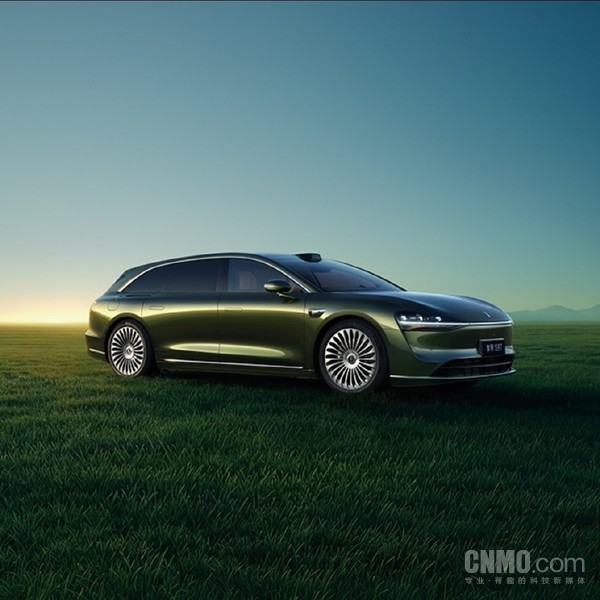 鸿蒙智行车主亲友救援同享服务上线 可免费拖车150km