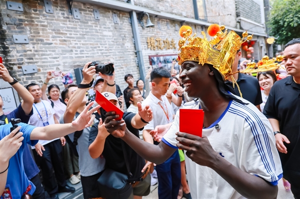 国际网红“无语哥”广州非遗之旅精彩纷呈 快手独家直播斩获3400万观看