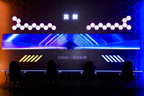 央视撒贝宁探厂刷屏：天马用天工屏给OLED换了一条新赛道！