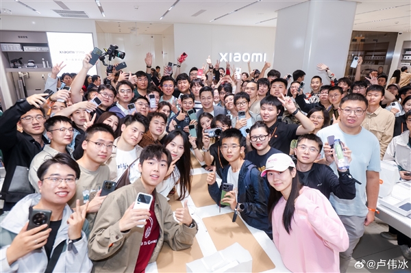 5999元起的小米17 Pro Max卖爆！卢伟冰：说明小米上探超高端赢得了认可