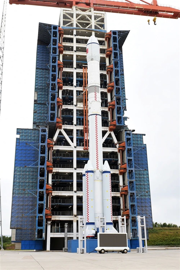 长征六号改火箭深夜成功发射遥感四十号03组卫星