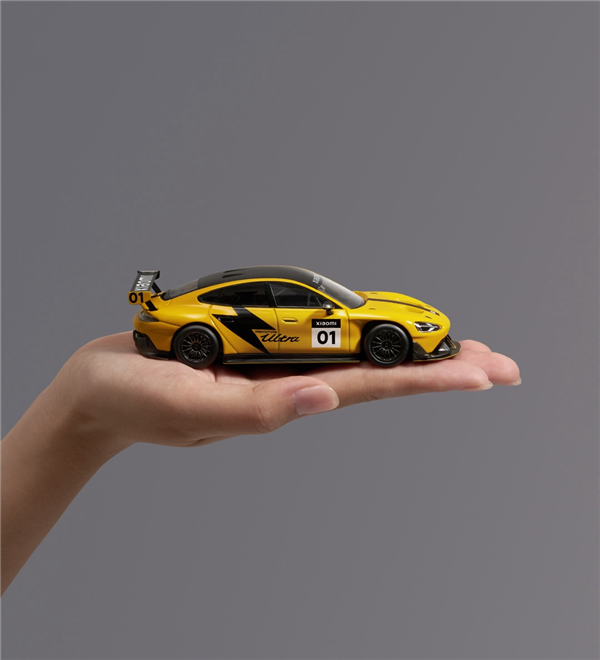 149元！小米SU7 Ultra原型车1:43合金车模发布：纽北同款