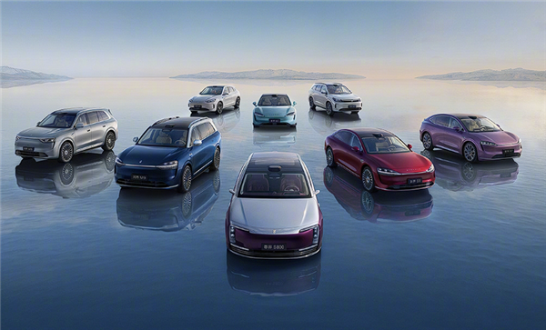 鸿蒙智行法务：数百个账号主体已被依法追究刑事、行政或民事责任