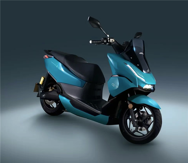 24999元起 五羊本田电摩E-VO GT开售：三元锂电池 支持汽车充电桩