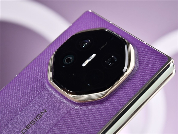 华为Mate XTs 非凡大师全面评测：17999元 比iPhone值！