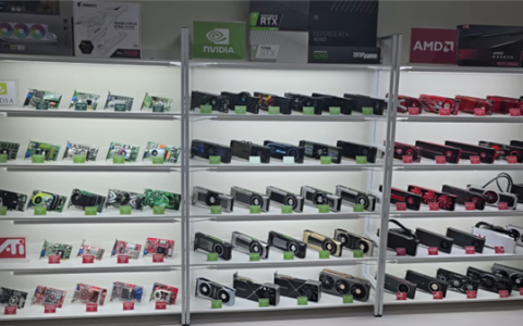 终极硬核显卡收藏家！收集初代NVIDIA/AMD到今日旗舰：见证三十年GPU风云