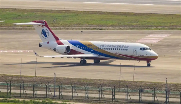 首架国产C909医疗机交付中国飞龙通航 具备高高原机场起降能力 被称为“空中ICU”