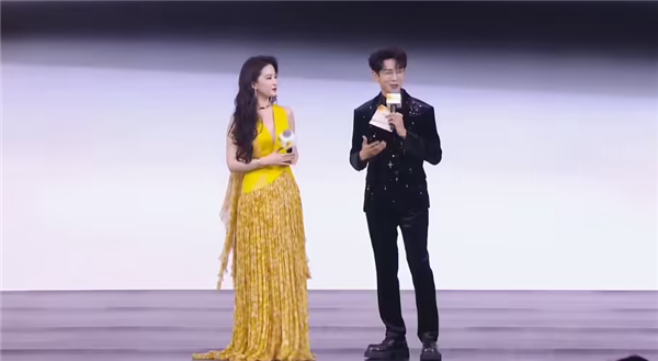 鸿蒙智行智界总监透漏：刘亦菲语音包安排上了 “尽快给推送”！