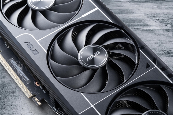 高效能本地加速！华硕5070大师显卡 助力 OpenAI 潜力释放