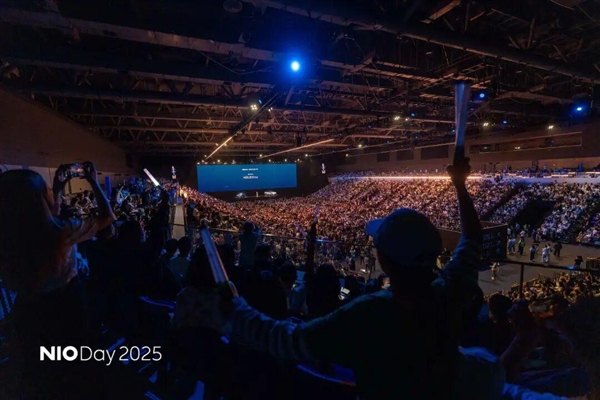 李斌乐成斌神 蔚来看齐BBA