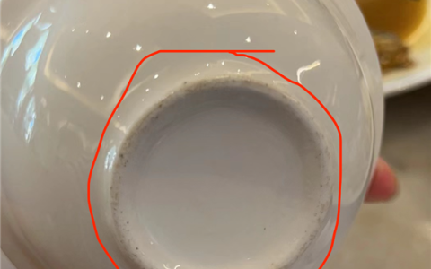 为什么有的陶瓷勺柄上会有个洞 有的却没有！赌你不知道