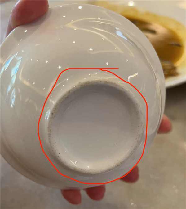 为什么有的陶瓷勺柄上会有个洞 有的却没有！赌你不知道