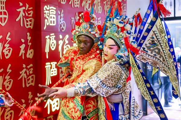 国际网红“无语哥”广州非遗之旅精彩纷呈 快手独家直播斩获3400万观看