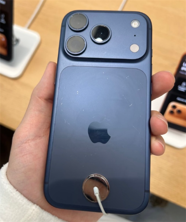 华尔街分析师称iPhone 17系列划痕问题被夸大 不会影响销售