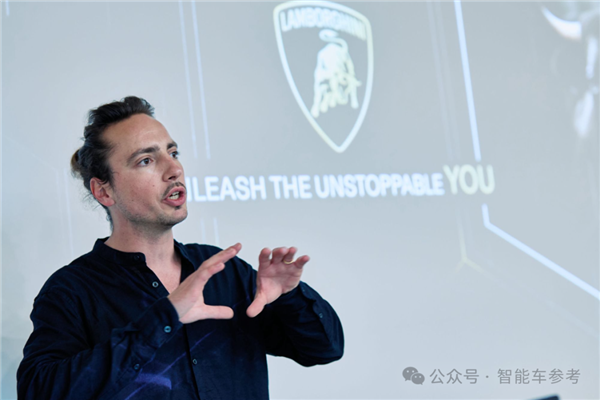 小米真的挖来了保时捷Taycan设计师！