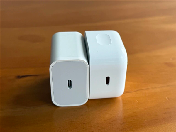 苹果新款40W充电器开箱：体积惊艳 功率密度大提升！