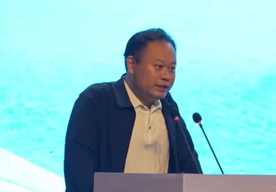 5000万粉丝博主“听风的蚕”自曝曾得肺癌：工作没了 靠读书改命