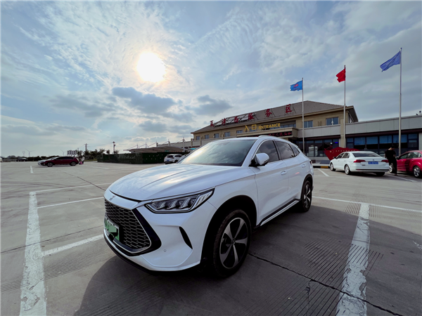 股神巴菲特清仓比亚迪：持股期间股价涨超38倍 直言王传福比爱迪生更厉害