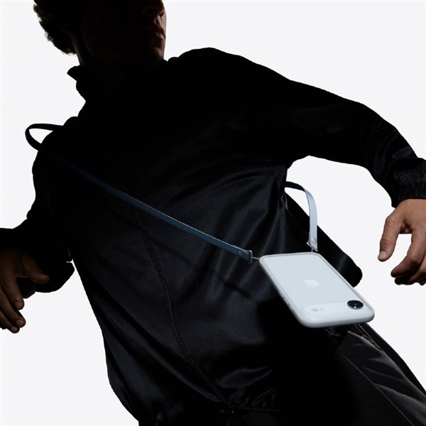 苹果推出iPhone 17系列斜挎挂绳 售价479元：还有749元的保护壳
