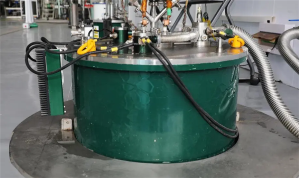 新世界纪录！中国全超导磁体实现35.10万高斯稳态强磁场