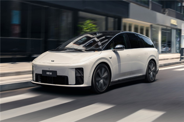 理想远程召唤功能被举报下线 理想回应：审慎负责推进新功能上线