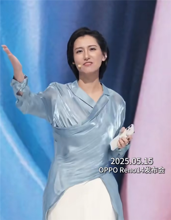 OPPO美女产品经理Monica宣布辞职 曾在发布会上演高跟鞋暴踩新机名场面插图4 OPPO美女产品经理Monica宣布辞职 曾在发布会上演高跟鞋暴踩新机名场面