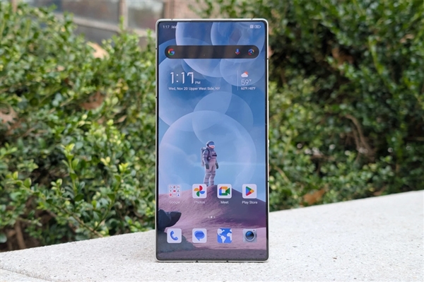 最强真全面屏！努比亚Z80 Ultra十月亮相：消灭挖孔刘海