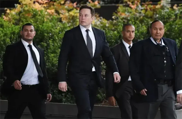 马斯克回应一年安保费330万美元：绝对需要加强安全