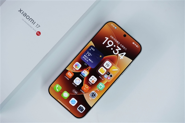 对标苹果17底气！曝小米17系列首销1天销量破百万：生命周期能破千万 均价逼近6K
