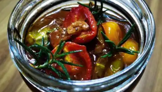 专家提醒：油浸美食别多吃 存在健康风险