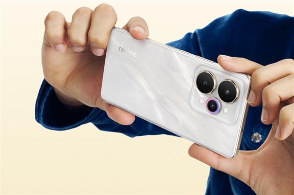 一图读懂真我15 Pro：同档最强夜拍神器 1999元起