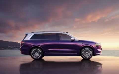 后排双零重力座椅！问界M9尊四座上市：55.98万起