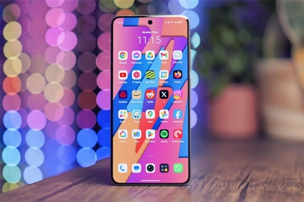 iQOO 15首发2K珠峰屏 产品经理：太抓眼了 三星Ultra也在考虑用