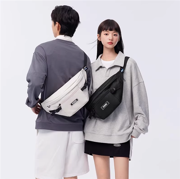 森马官旗：轻便胸包29元、防泼水双肩包49元清仓大促