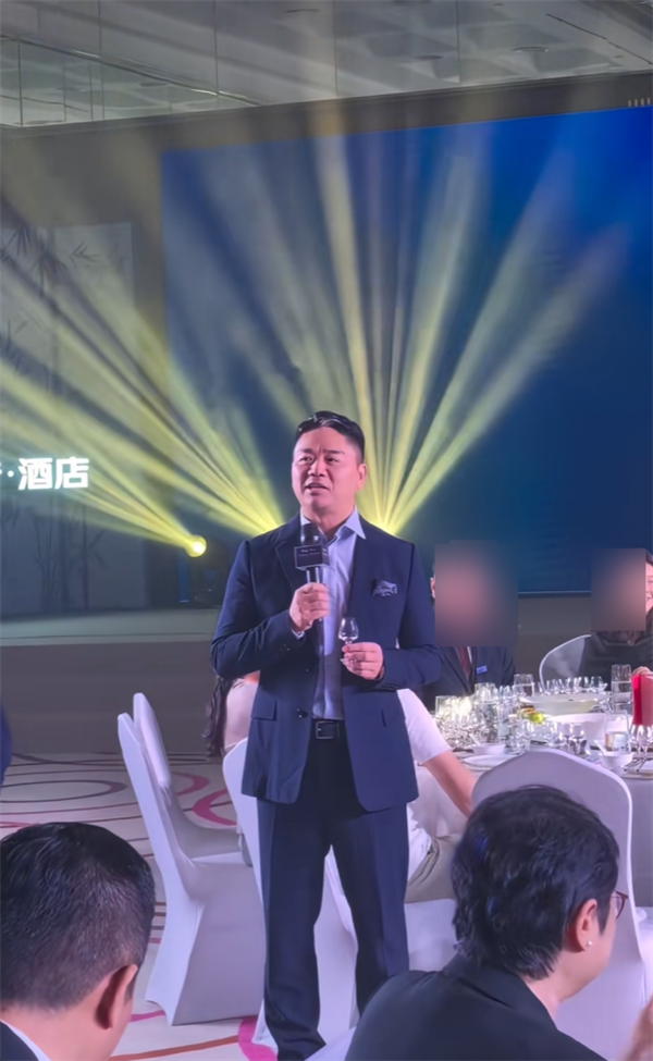 刘强东喊话美团王兴：我们企业家不应该变成仇人