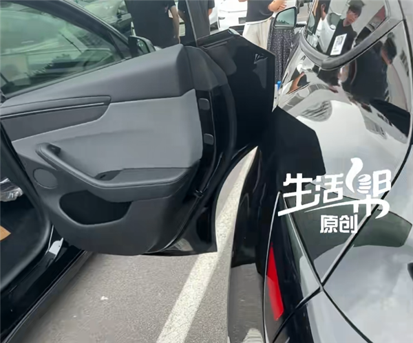 特斯拉新车被撞 女车主维权要求退换车！得知真相后网友被气笑