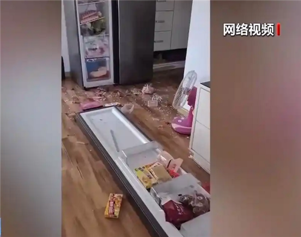 网友分享自己神操作 干冰放冰箱里炸了：专家科普干冰不是冰 这些产品也会引“爆”