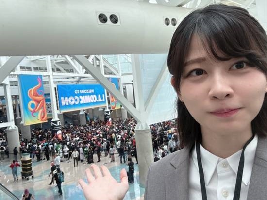 日本OL上班女走红全球 在美国漫展开启见面会