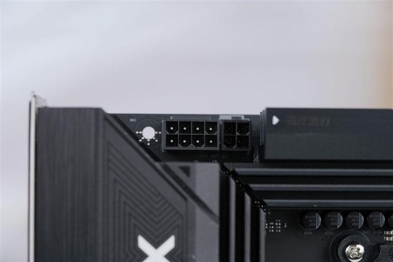 千元内无敌的品质和用料!七彩虹战斧B850M超级黑刃主板评测插图10