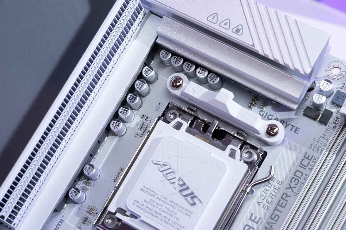 技嘉X870E AORUS MASTER X3D ICE超级冰雕评测:X3D处理器最佳搭档插图4