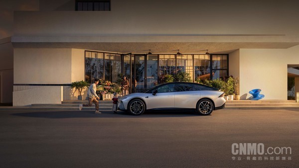 小鹏P7+累计交付8万台！95后占80% 女性占40%