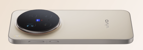 曝vivo X300 Ultra配6.8英寸屏 中端新机测试6.6英寸？