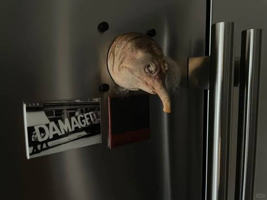 《黑神话：悟空》杨奇晒黄眉冰箱贴 造型很猎奇