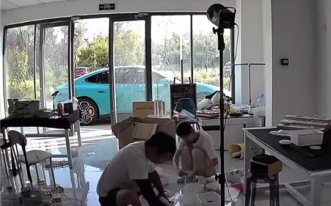 官方回应小米汽车突然自己开走 车主：感谢小米汽车团队 请大家不要传谣