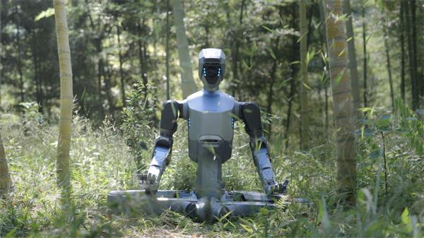 突破环境限制！云深处科技行业级全天候人形机器人正式发布