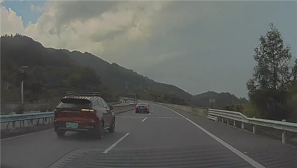 “猿粪”一场！男子高速上和陌生大哥同行900公里后成挚友