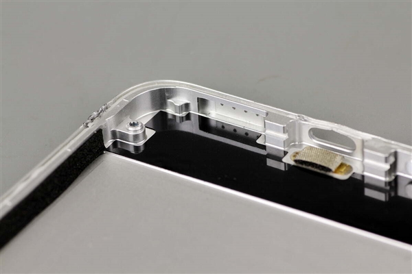 299元卖爆！小米金沙江电池磁吸超薄充电宝拆解：用料扎实 做工可靠