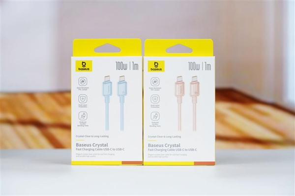 完美适配iPhone17全系快充！倍思同芯充Pro快充充电器套装图赏