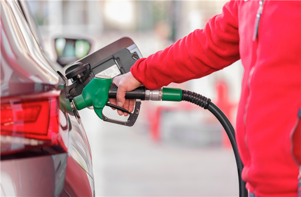 95的车错加92汽油 可以再加点98兑成95吗 答案来了